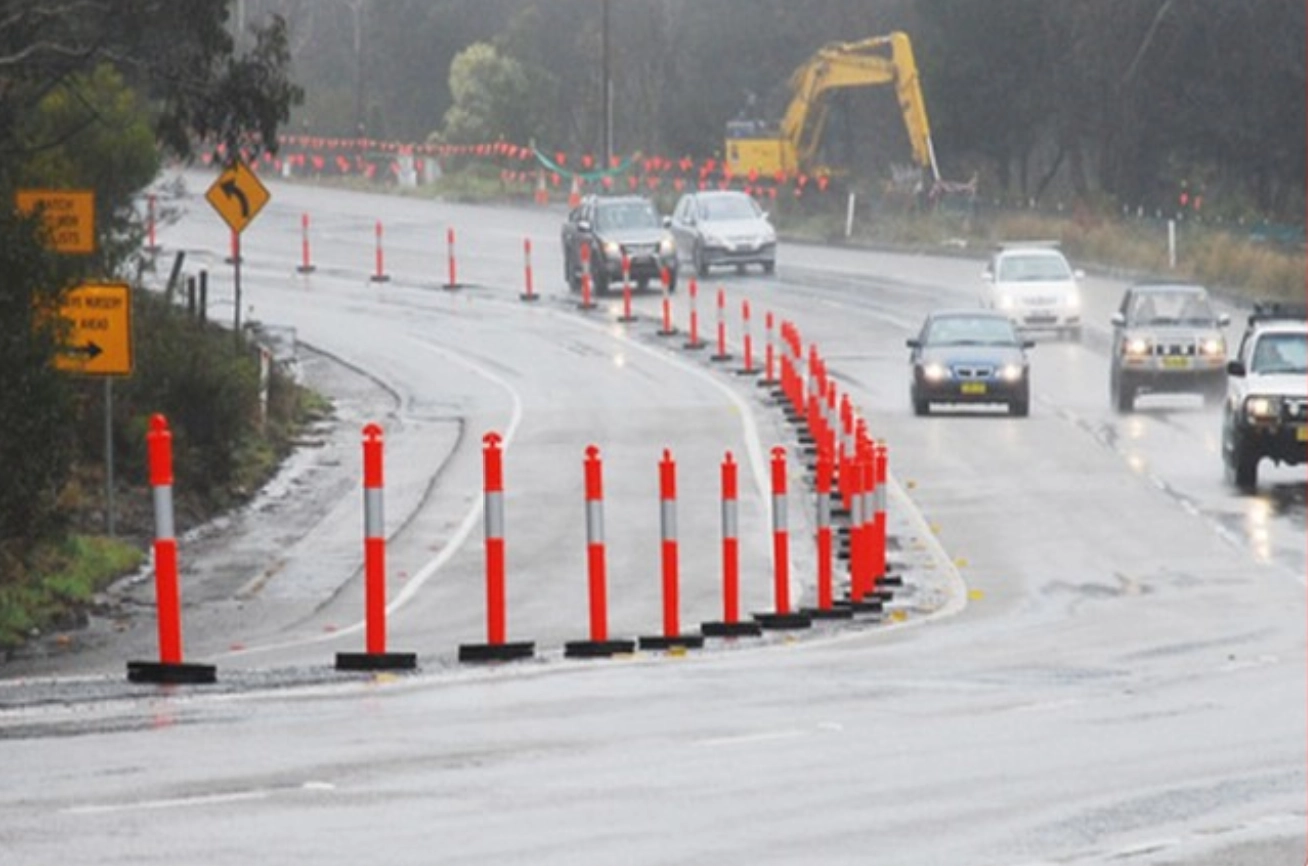 T-Top Delineator with one piece reflective band - Image 3